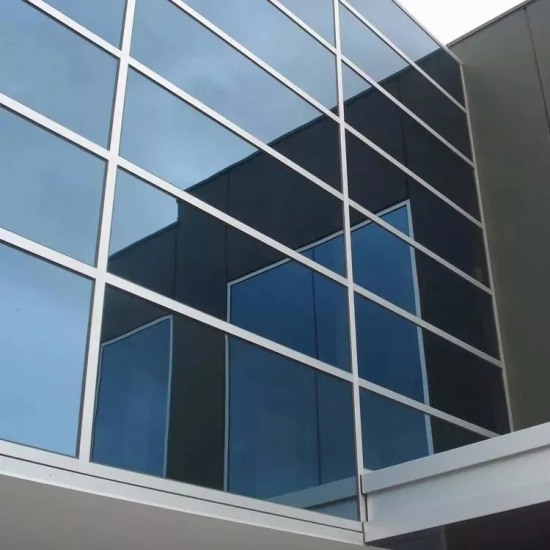 建筑门窗幕墙的节能性能与遮阳效果的关系