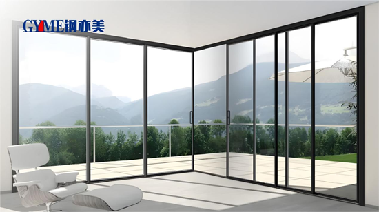钢亦美门窗定制：静享秋日好时光，从一扇好门窗开始